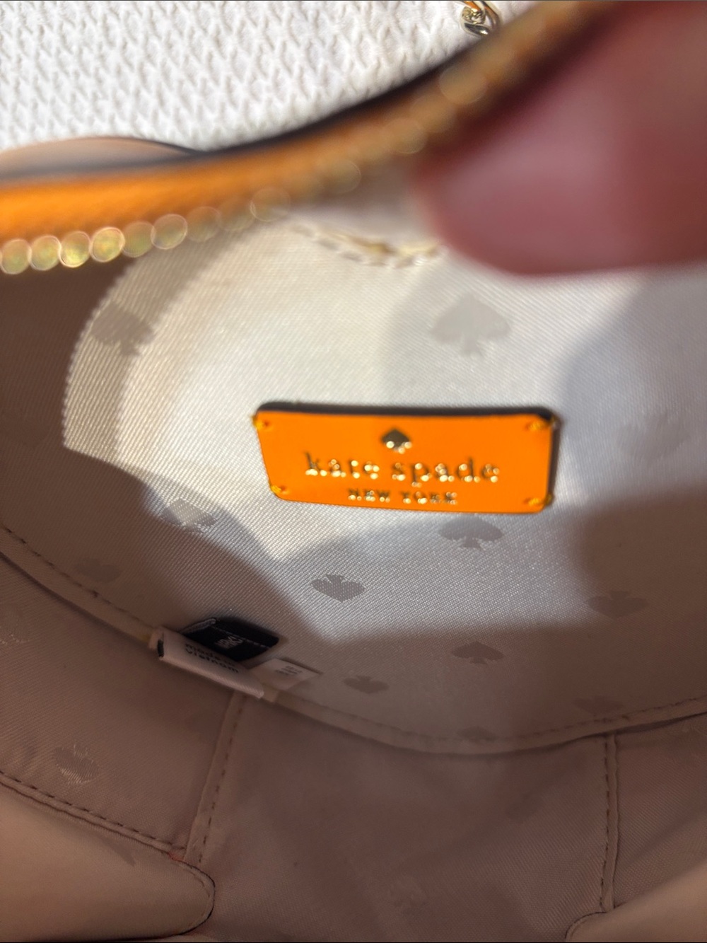 KATE SPADE Orange Heart Shaped Crossbody with Gold Chain Zipper Closure - Picture 5 of 11